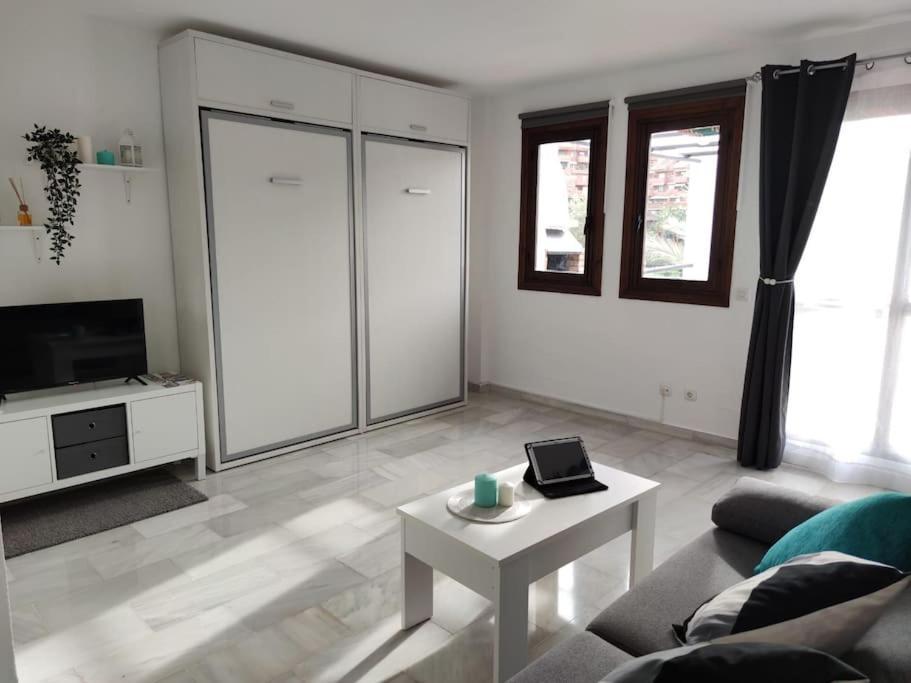 Apartamento Maika Benalsun Pueblo Evita Бенальмадена Екстер'єр фото